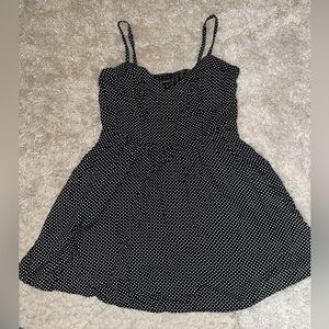 Polka dot dress- has pockets
